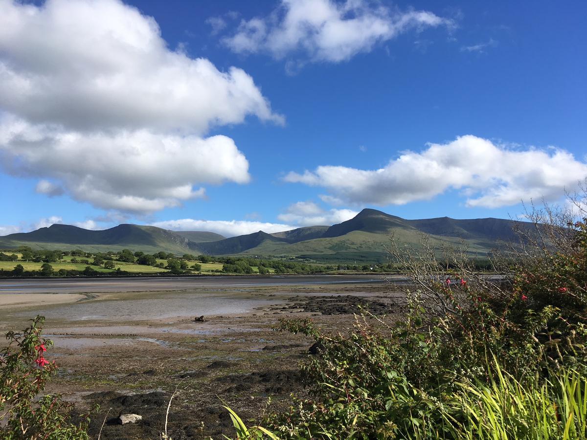 O'Connors Guesthouse Faha  Bagian luar foto