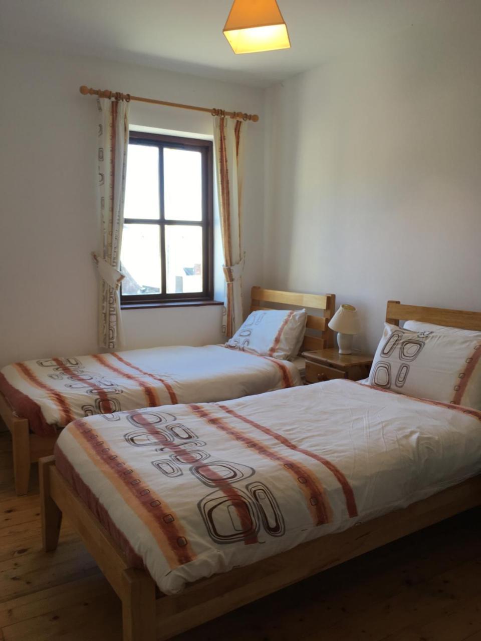 O'Connors Guesthouse Faha  Bagian luar foto